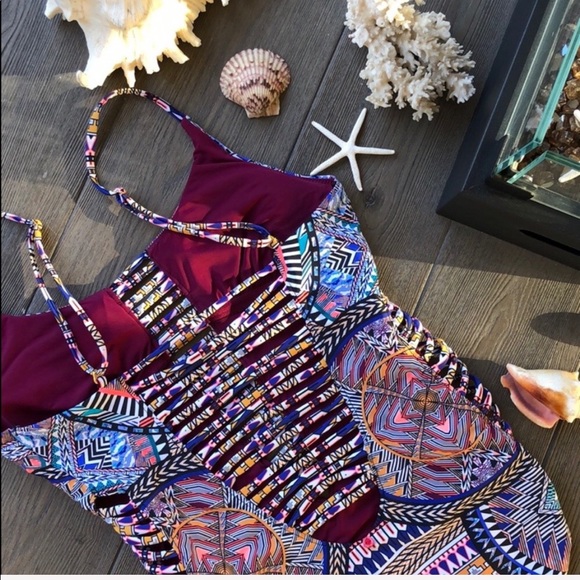 🌴☀️RED CARPET ONE PIECE☀️🌴 - Picture 6 of 6